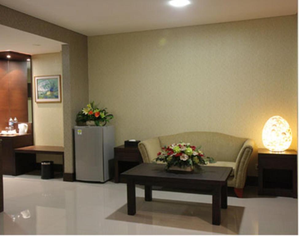 Bamboo Inn Hotel & Cafe Jakarta Exteriör bild