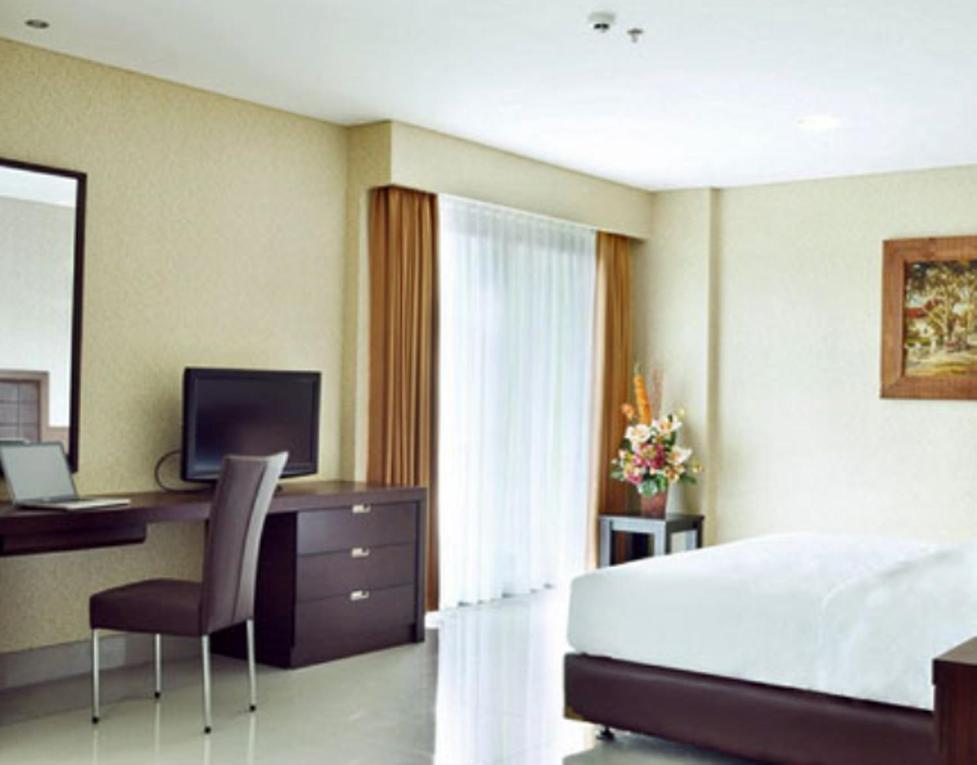 Bamboo Inn Hotel & Cafe Jakarta Exteriör bild