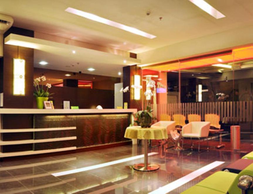 Bamboo Inn Hotel & Cafe Jakarta Exteriör bild