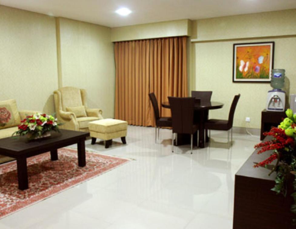 Bamboo Inn Hotel & Cafe Jakarta Exteriör bild