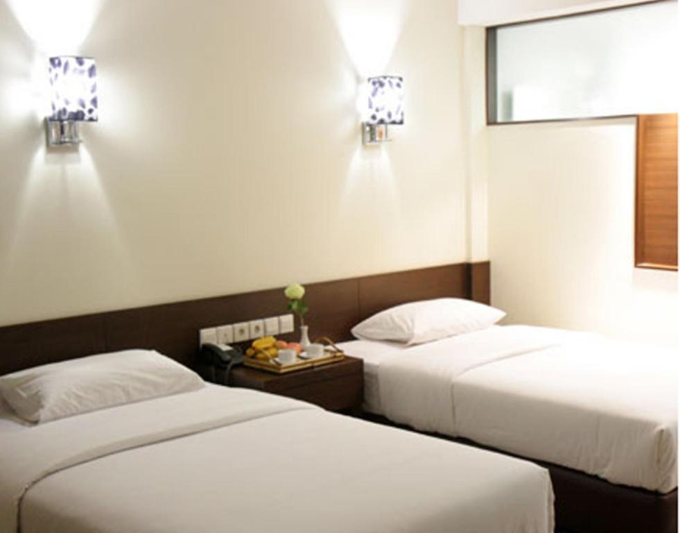 Bamboo Inn Hotel & Cafe Jakarta Exteriör bild